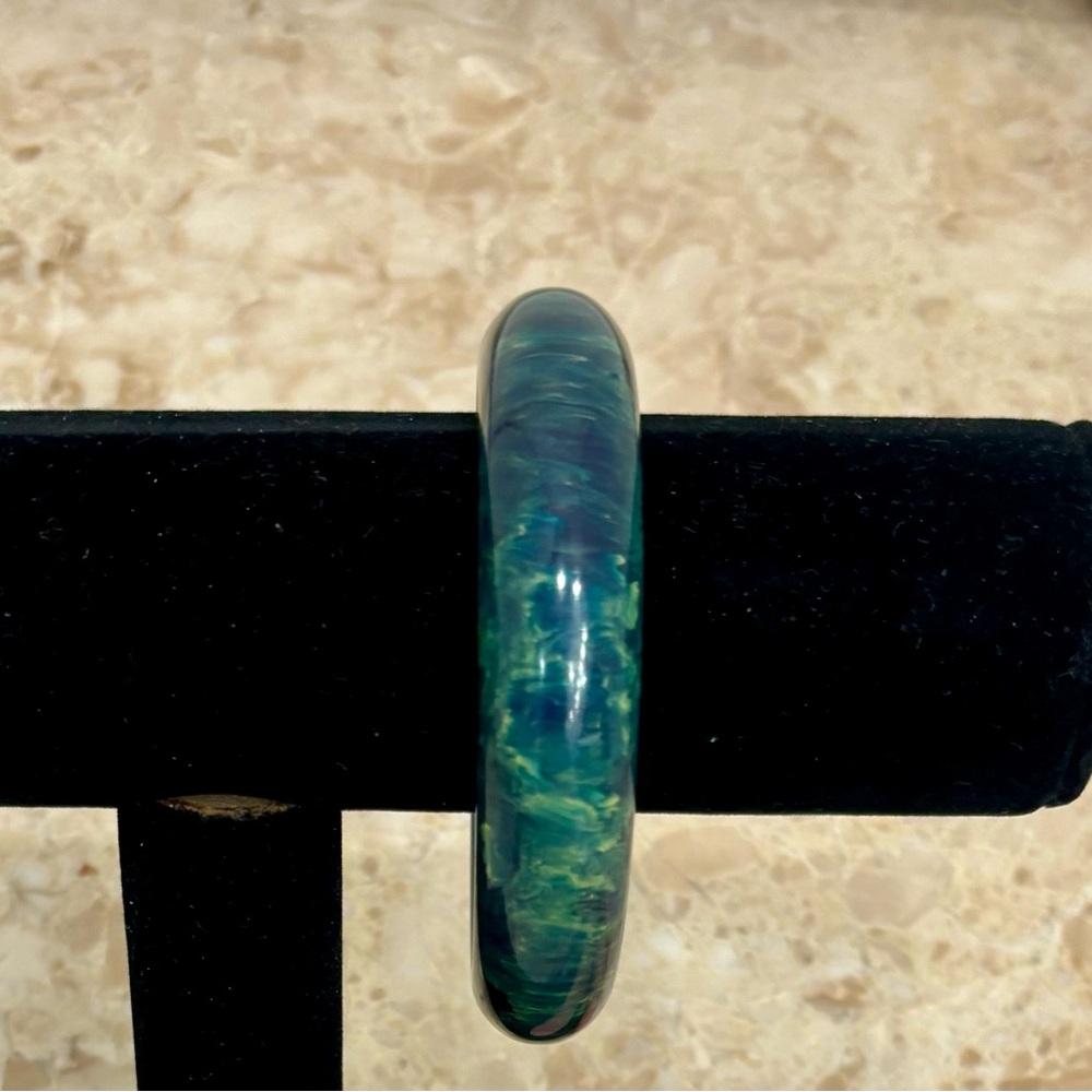 Vintage Blue Moon Green Yellow Marbled Bakelite Bangle Bracelet - Picture 4 of 9